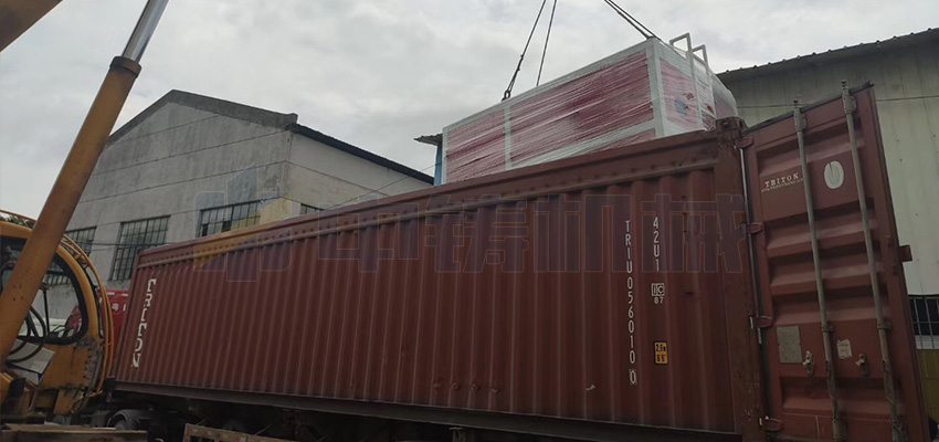 全自動(dòng)造型機(jī)+鏈板輸送線發(fā)往阿爾及利亞國家，中鑄造型機(jī)